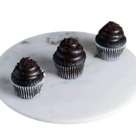 Cupcakes de chocolate con sobrecarga
